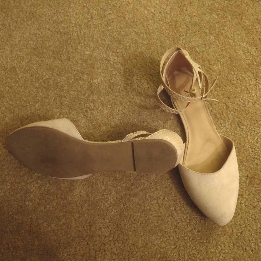 JustFab closed toe flats